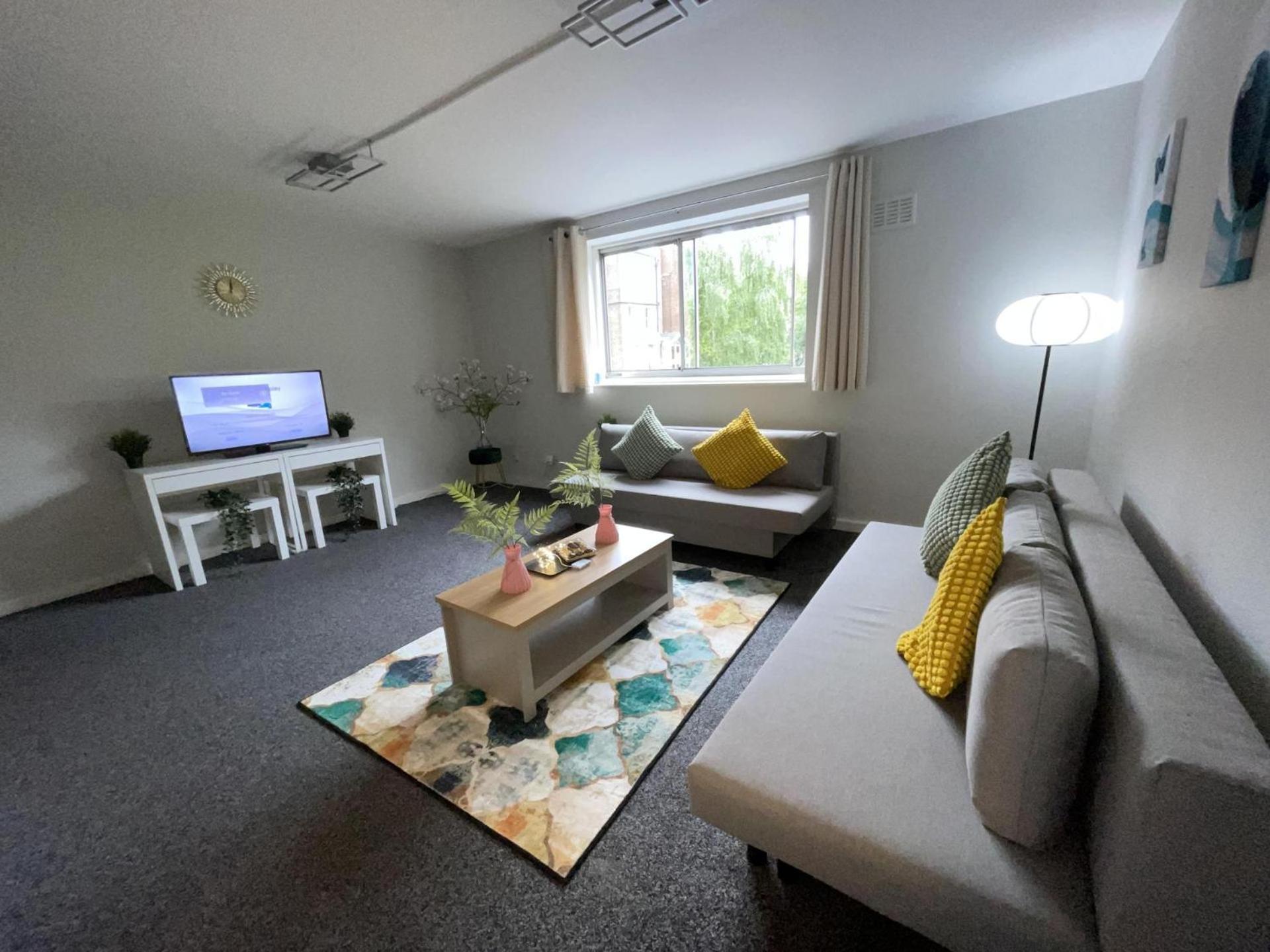Luxury Up To 8 Guests Londra